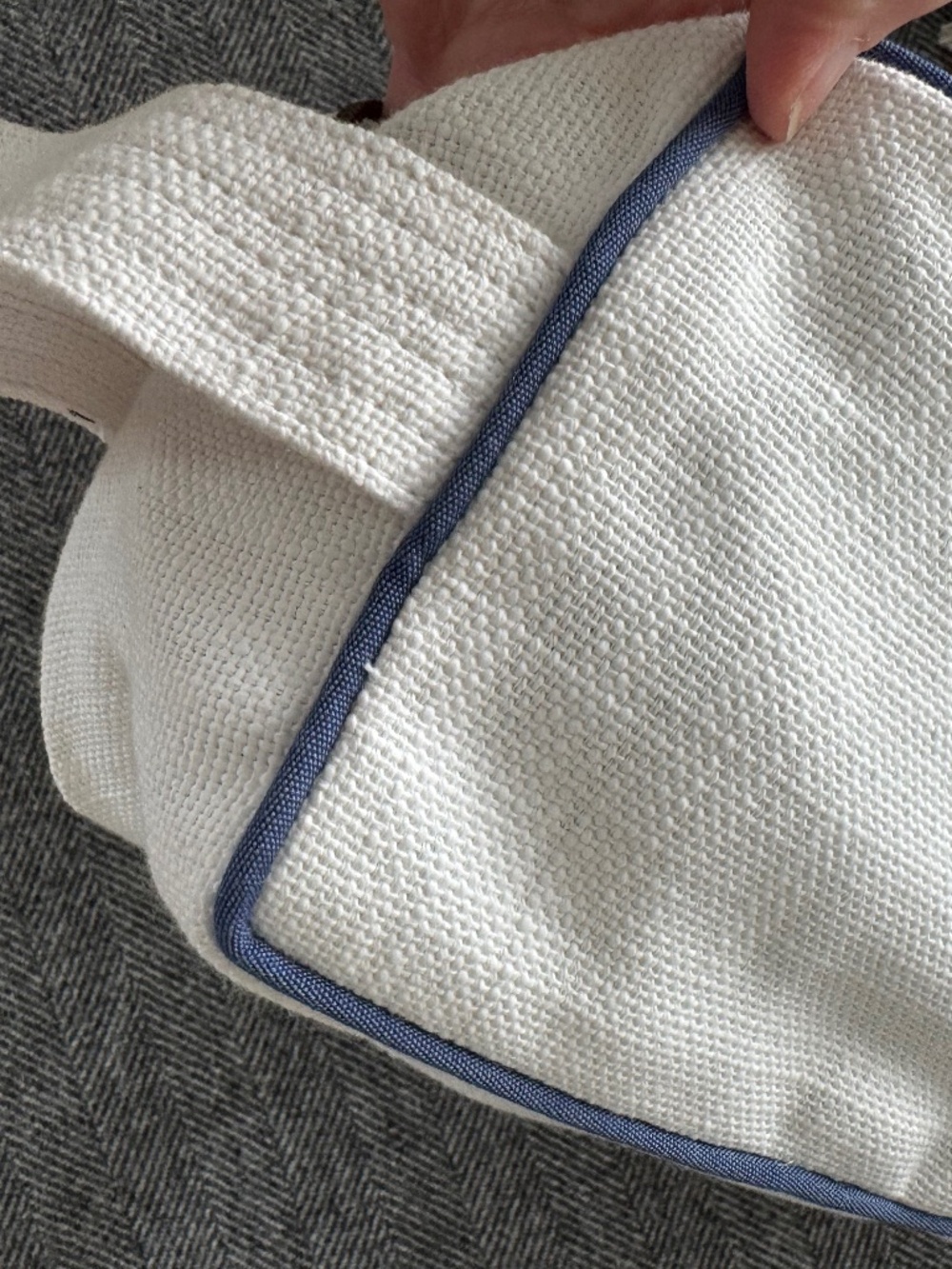 NWOT, PERENNIALS TRAVEL DOPP KIT IN PERENNIALS FABRIC